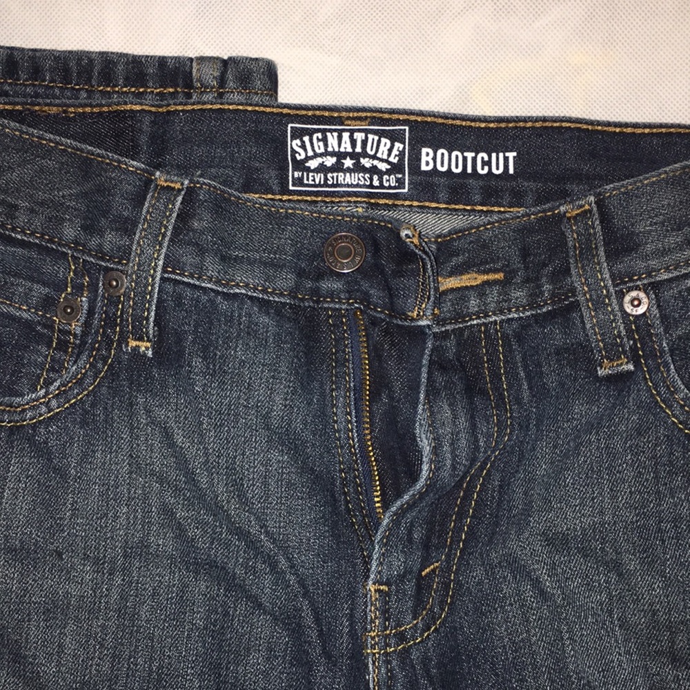 Signature Levi Strauss & Co. Bootcut Jeans | Dark Wash | Size 30W x 30L - Picture 2 of 6